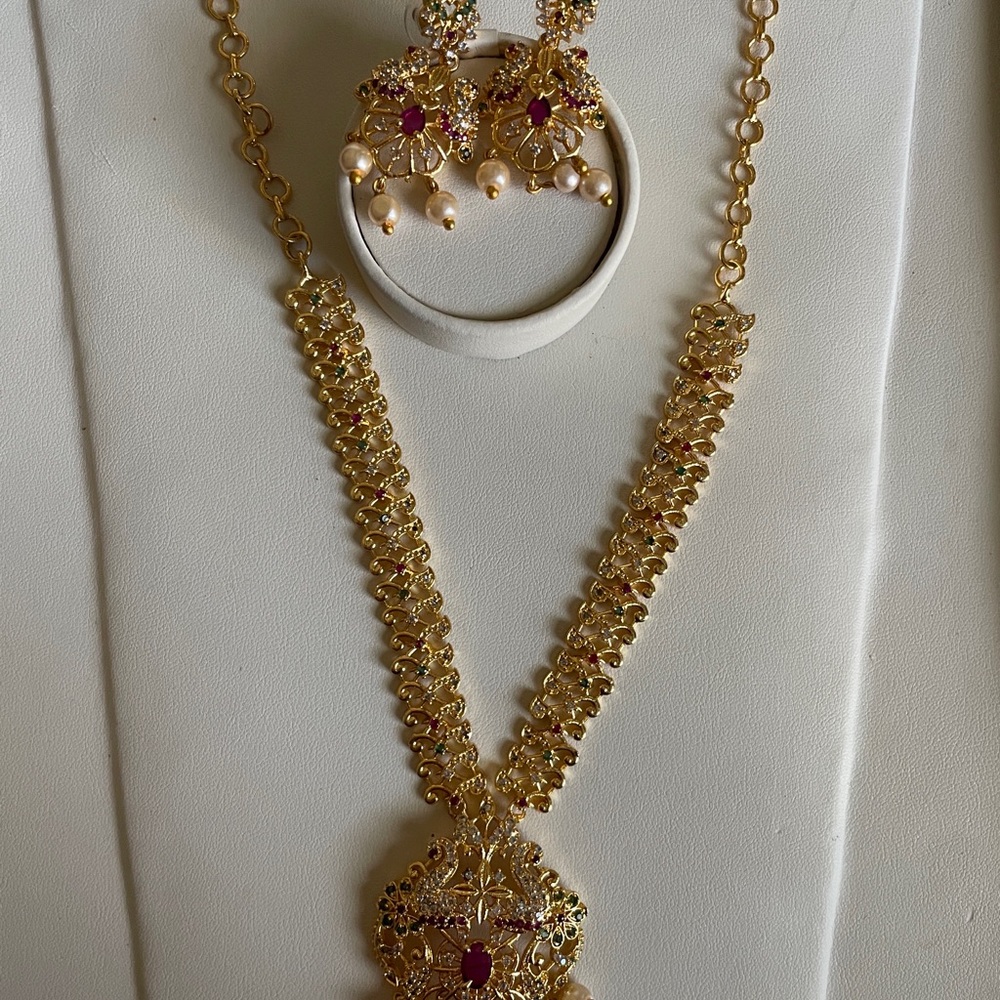 Gold-Tone Women's Necklace and Earrings Set with Pink Accents